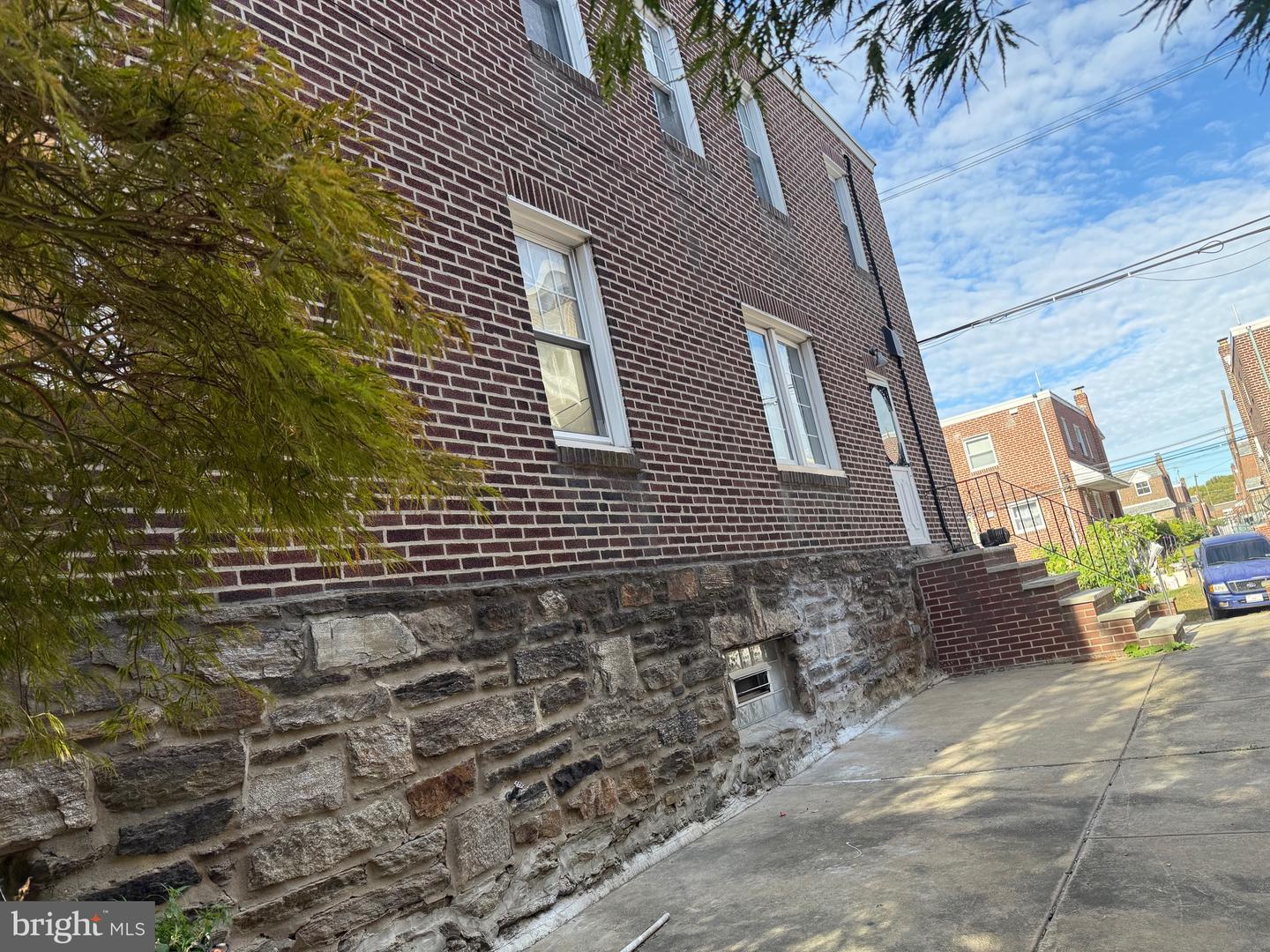 3011 Teesdale St Property Photo 2