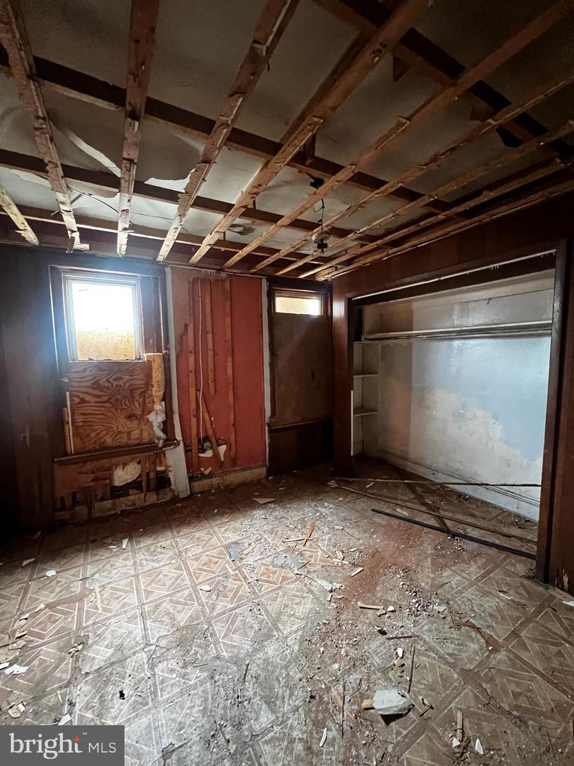 5027 Ogden St Property Photo 7