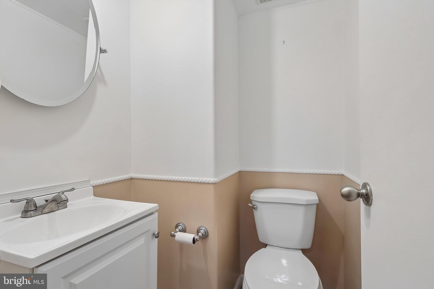 20102 Delaire Landing Rd #102 Property Photo 21