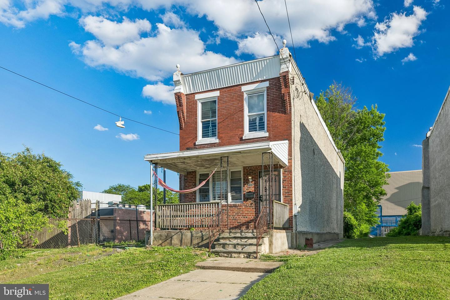 2110 W Chew Ave Property Photo 2