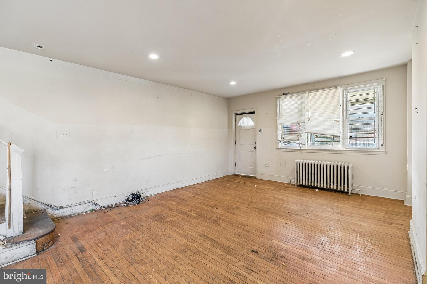 2110 W Chew Ave Property Photo 5