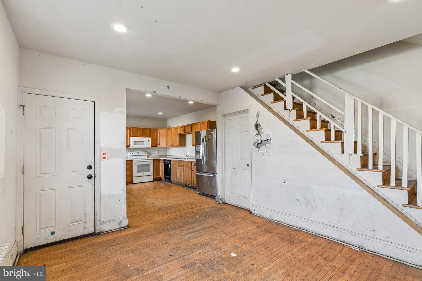 2110 W Chew Ave Property Photo 8