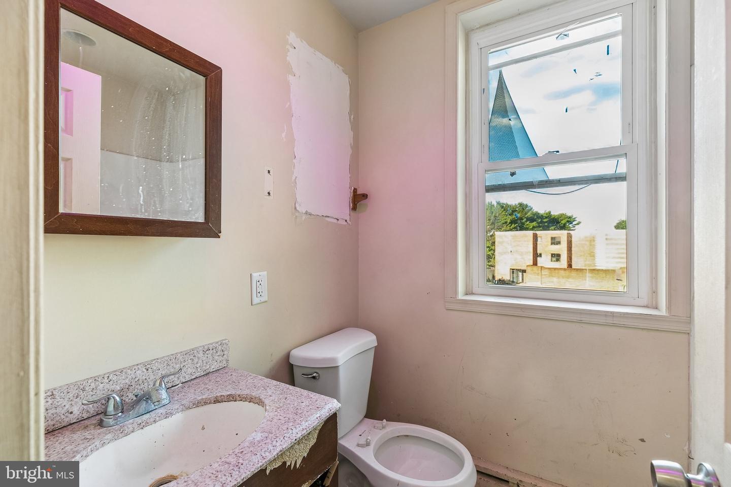 2110 W Chew Ave Property Photo 27