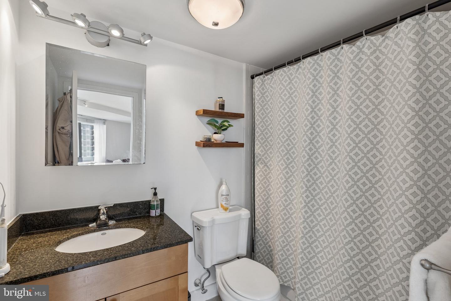 1420 Locust St #17b Property Photo 11