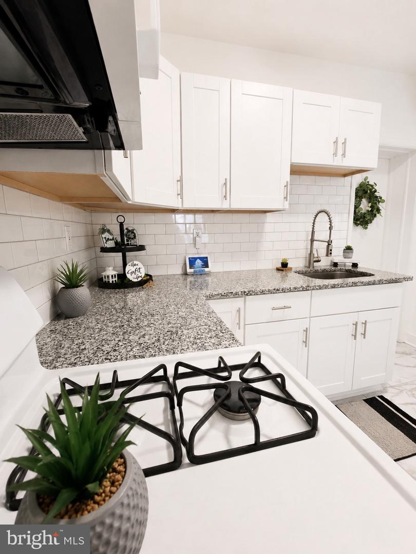4651 Tacony Property Photo 13
