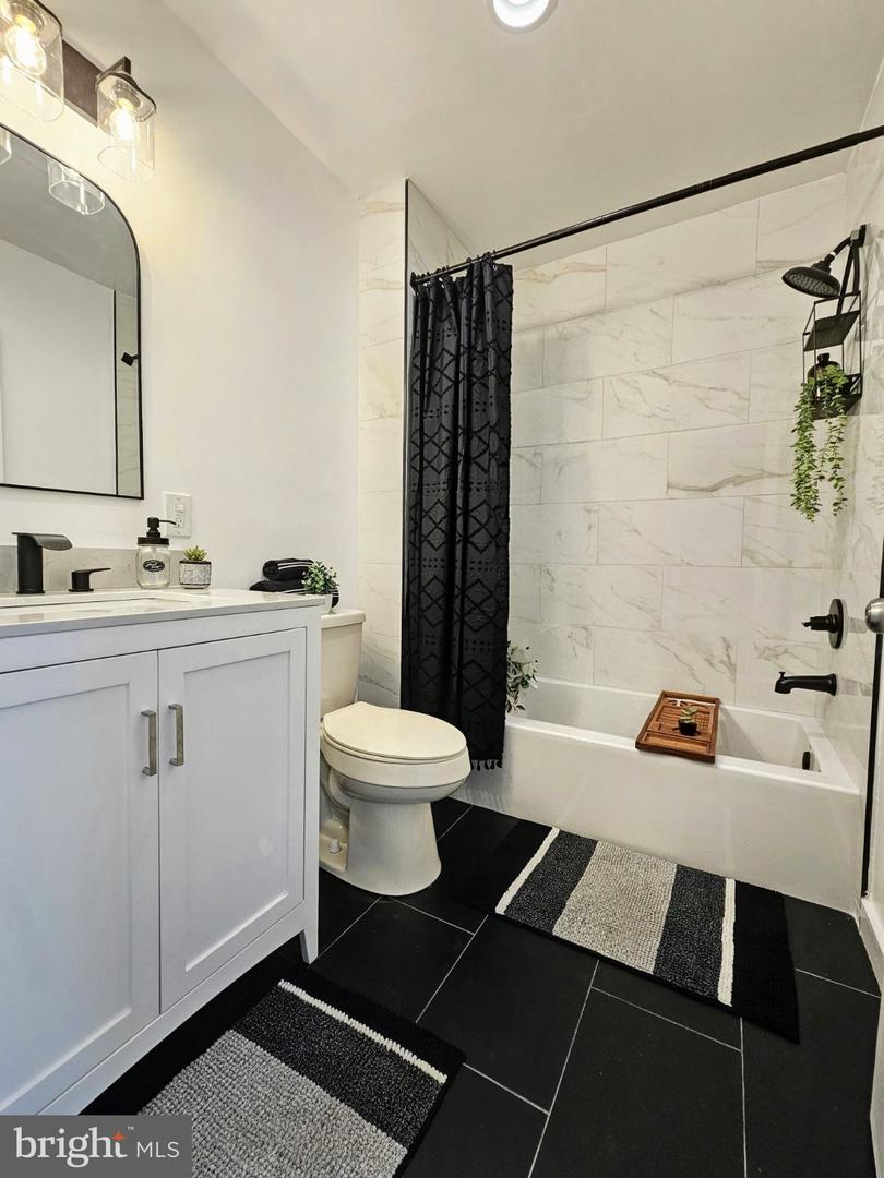 4651 Tacony Property Photo 19