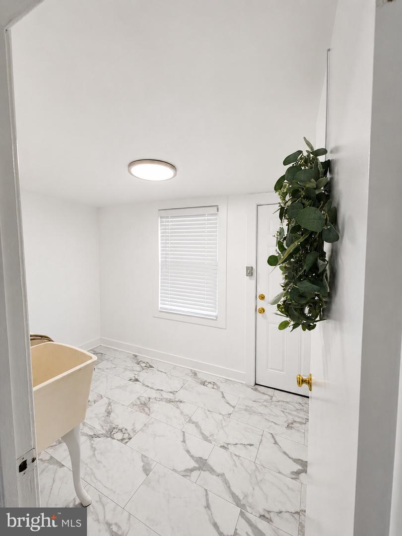 4651 Tacony Property Photo 28