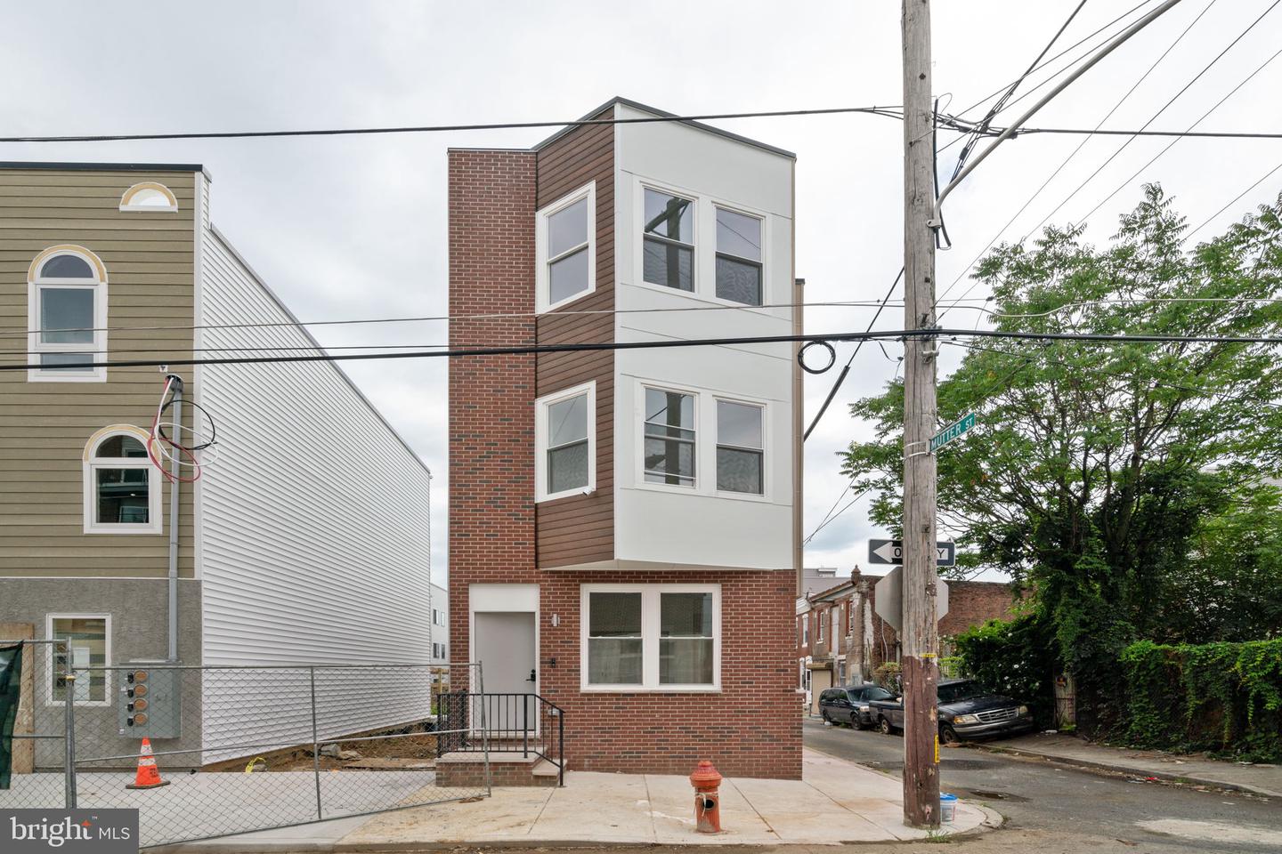 156 W CUMBERLAND ST Property Photo 1