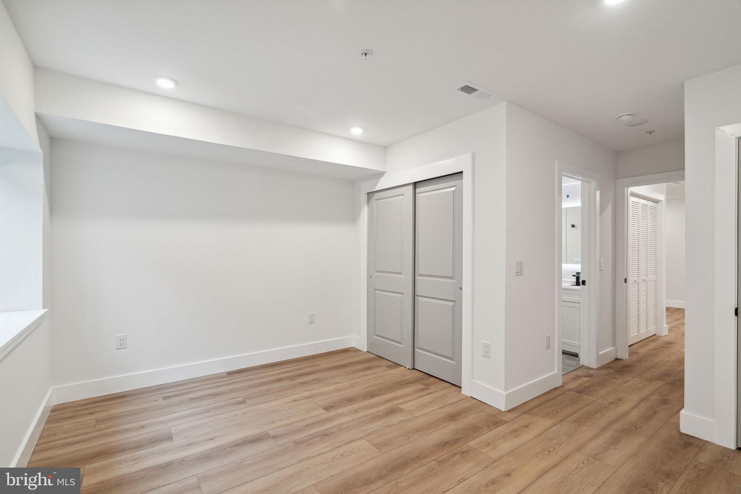 156 W Cumberland St Property Photo 6