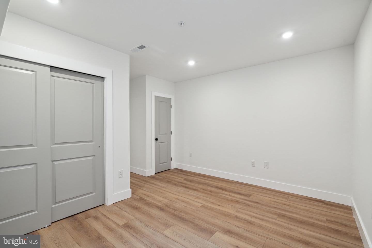 156 W Cumberland St Property Photo 7