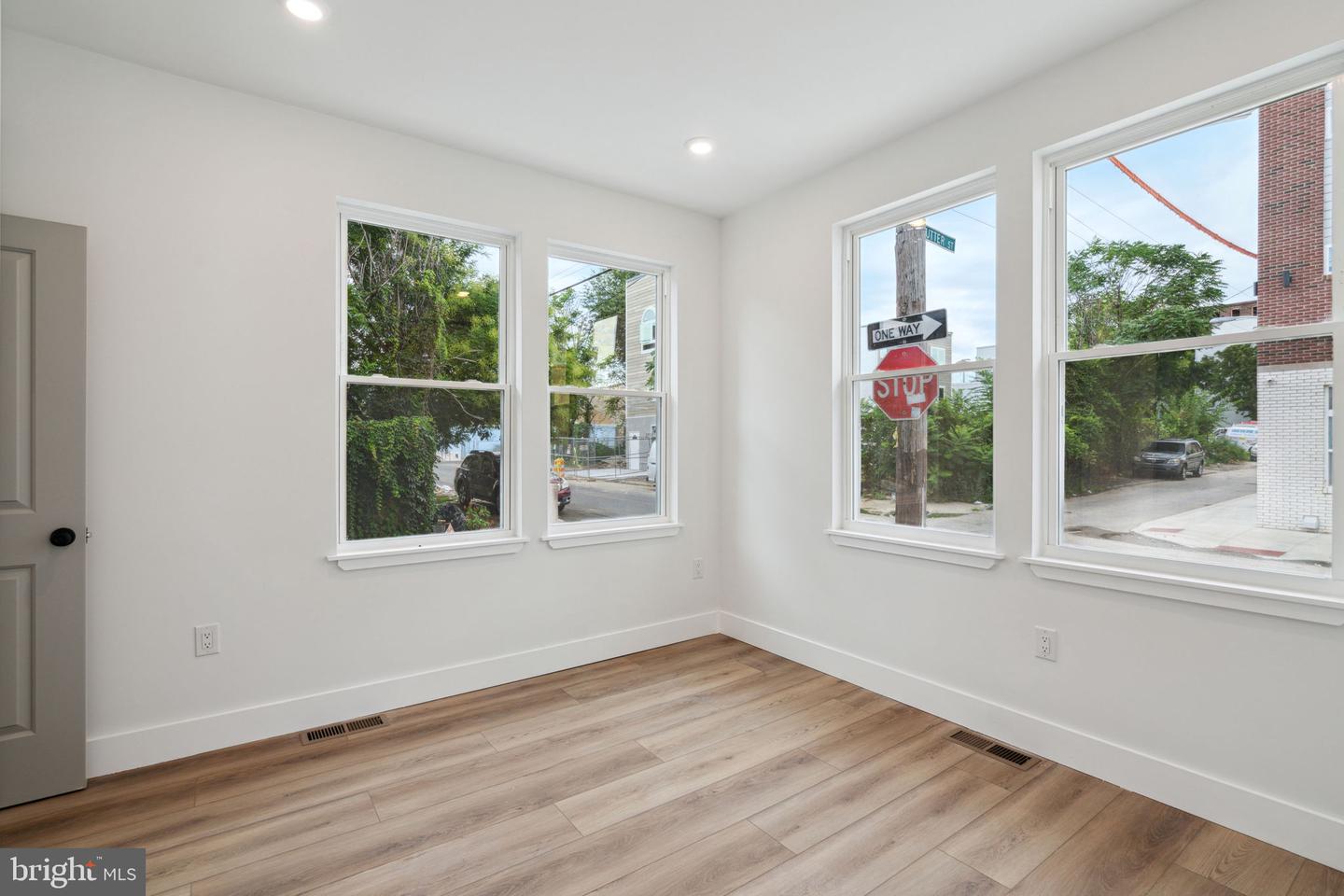 156 W Cumberland St Property Photo 15