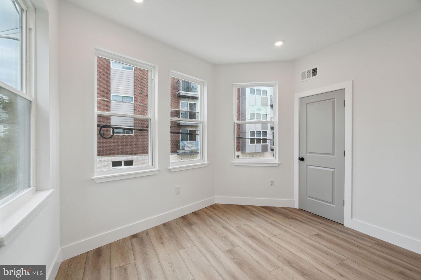 156 W Cumberland St Property Photo 28