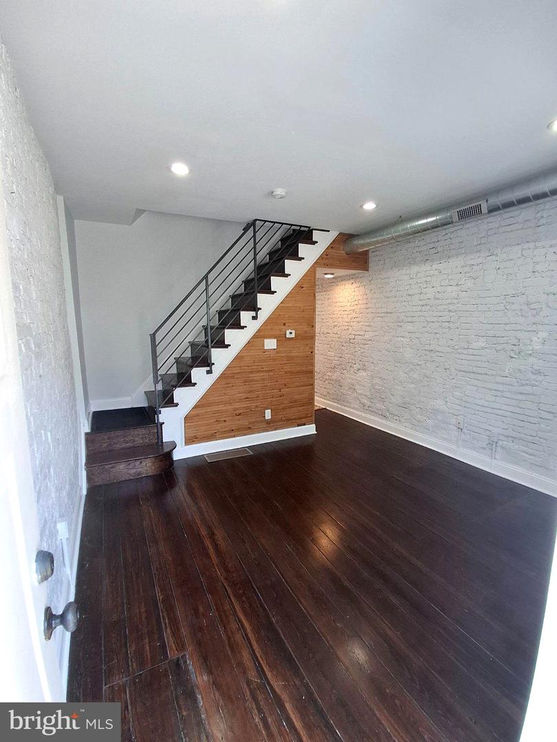 2628 E Harold St Property Photo 2
