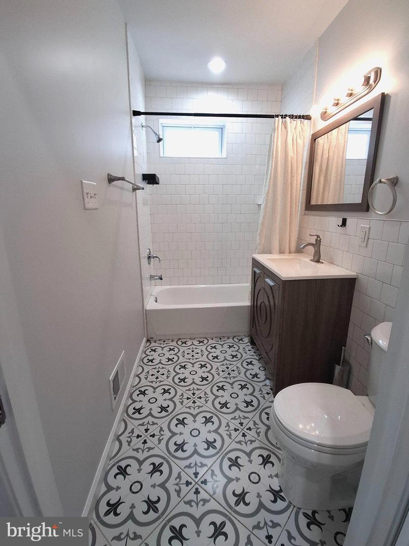 2628 E Harold St Property Photo 14