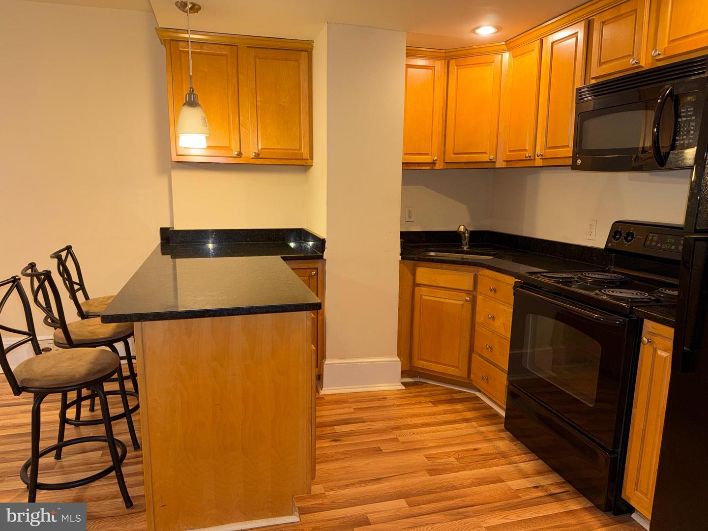 1324 Locust St #206 Property Photo 5