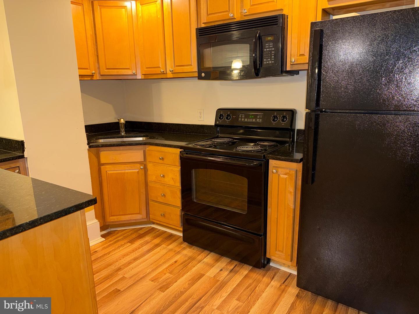 1324 Locust St #206 Property Photo 6