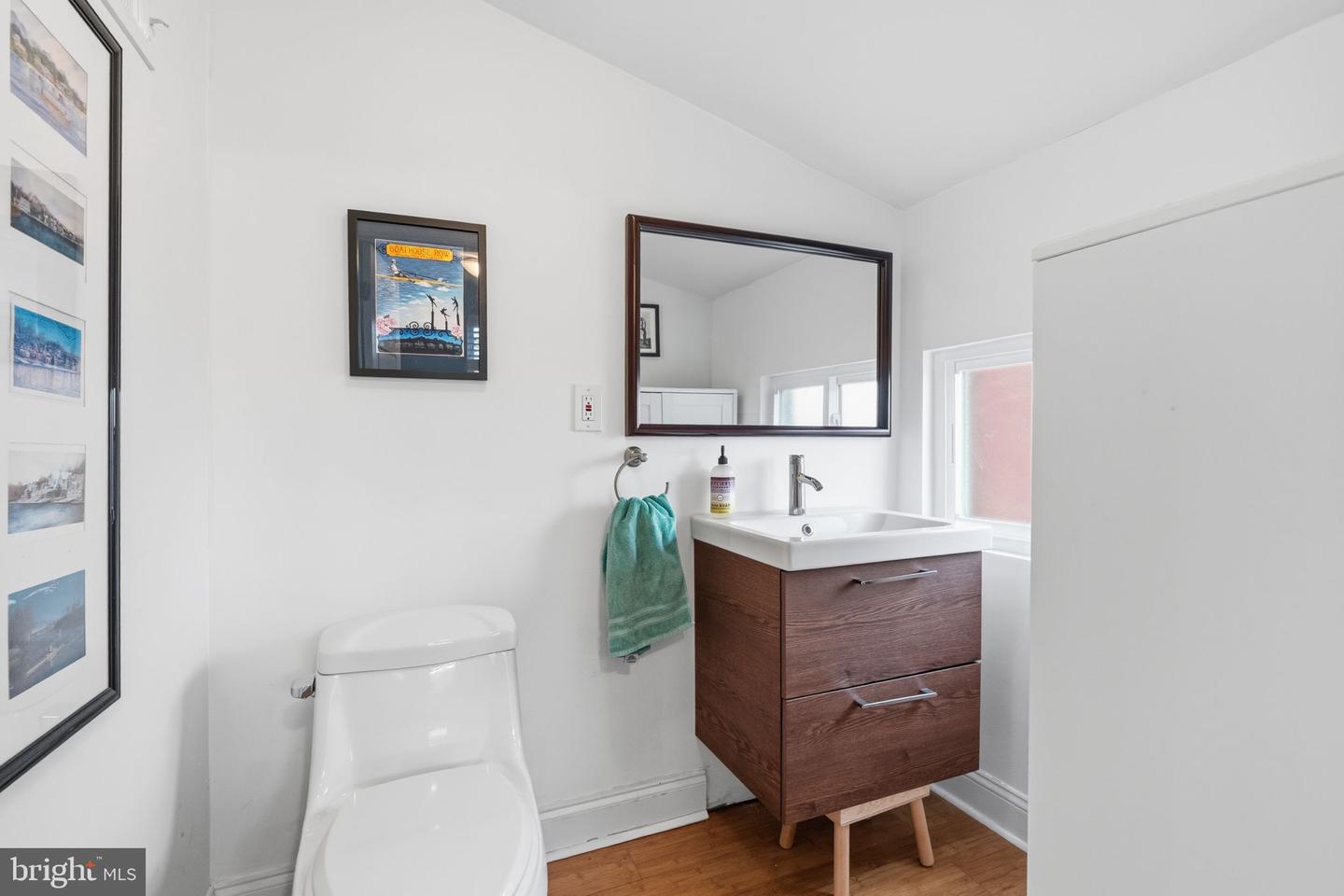 2233 Bainbridge St Property Photo 15