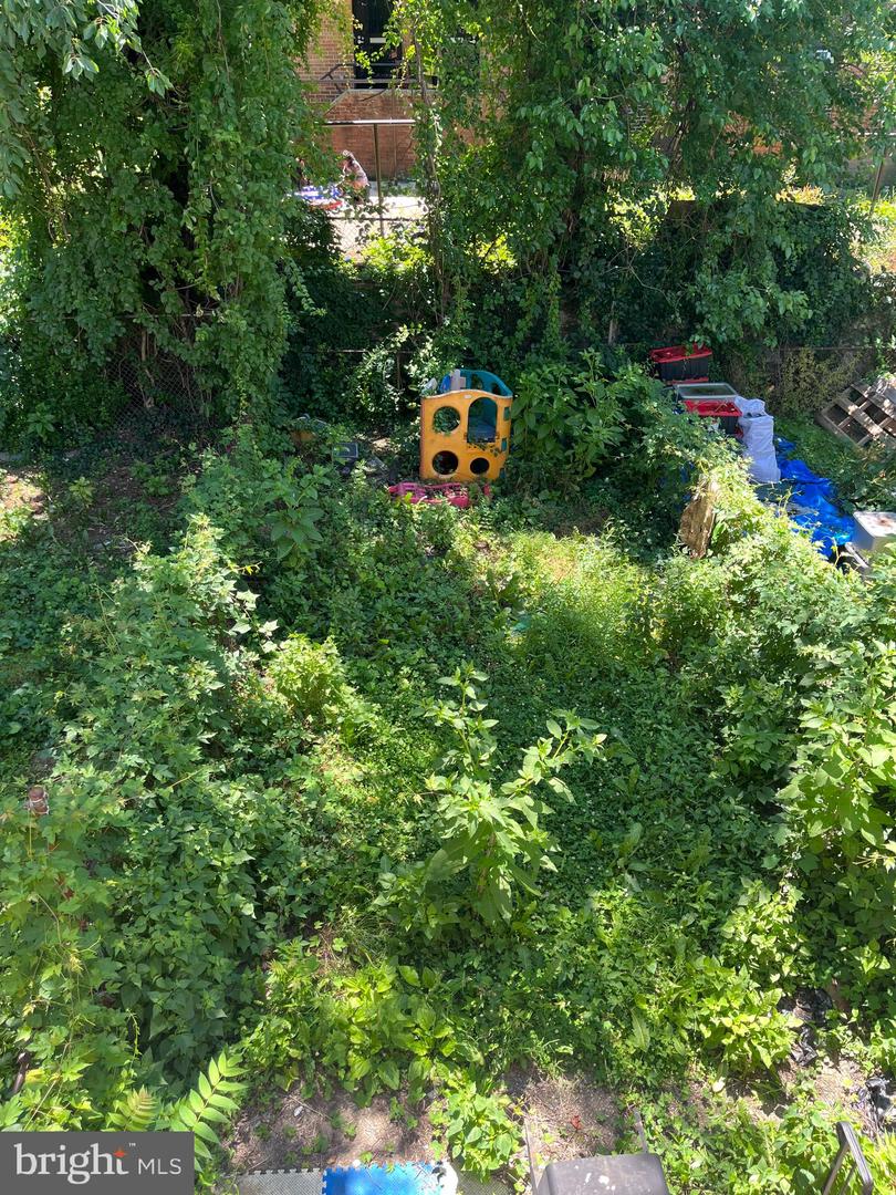 2026 Church Ln Property Photo 23