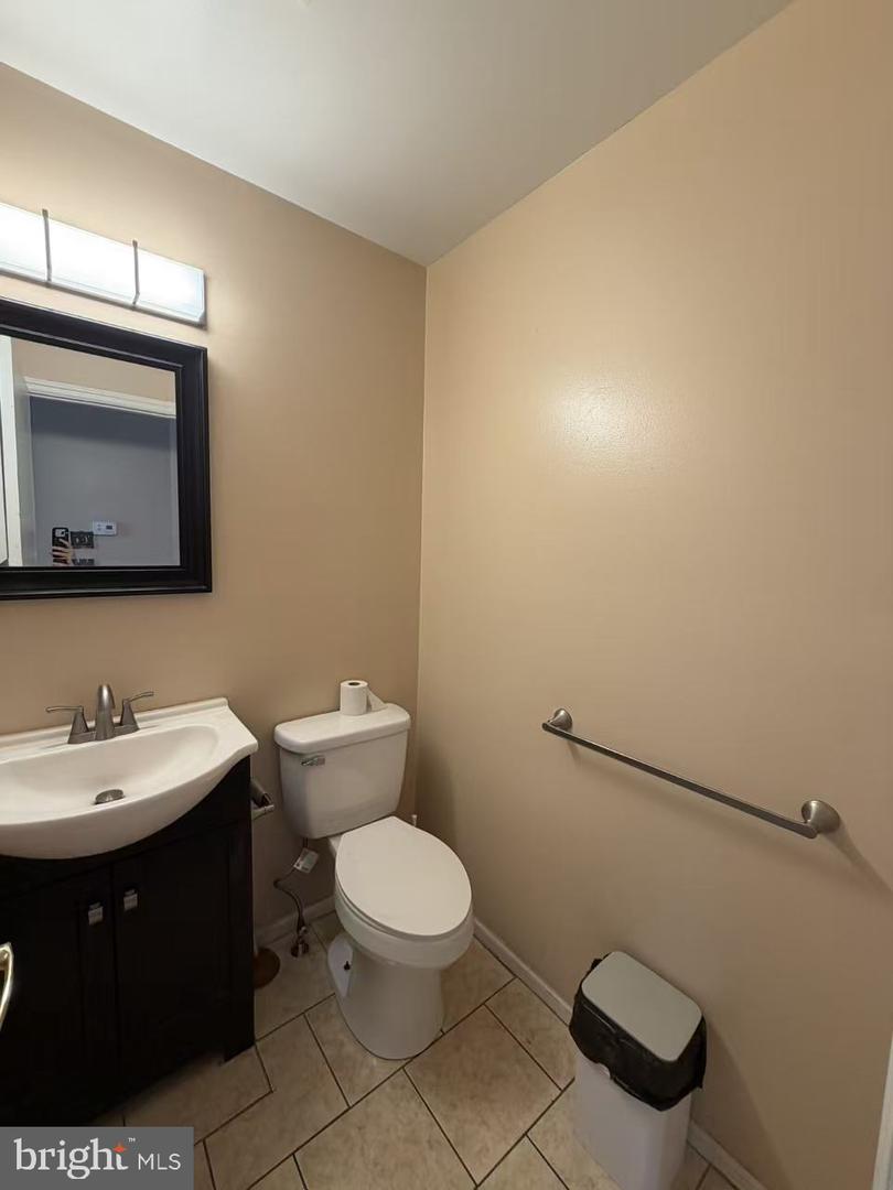 810 N Park Ave Property Photo 3