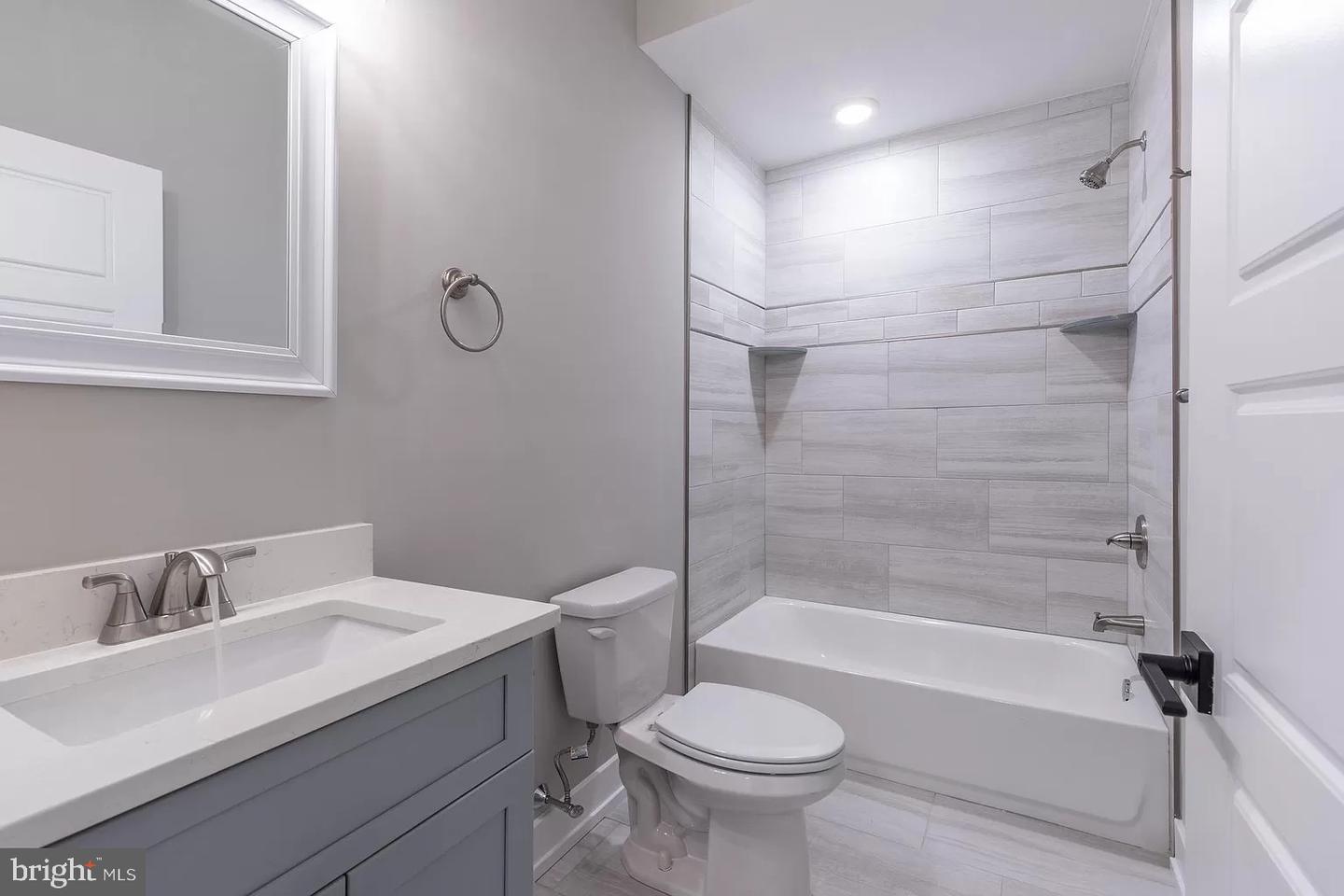2406 N Howard St Property Photo 11
