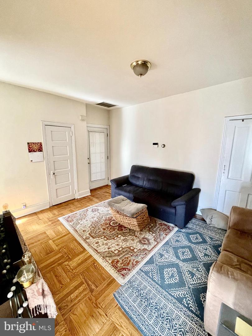 4253 Ridge Ave #3f Property Photo 4
