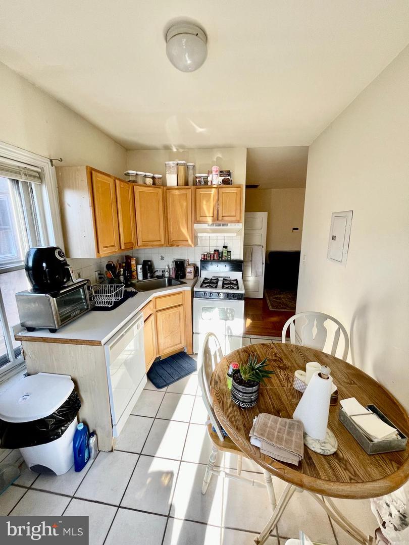 4253 Ridge Ave #3f Property Photo 5