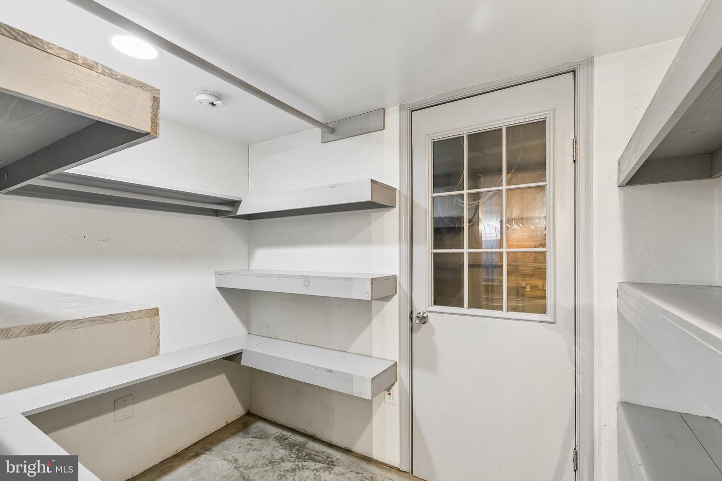 2222 Watkins St Property Photo 12