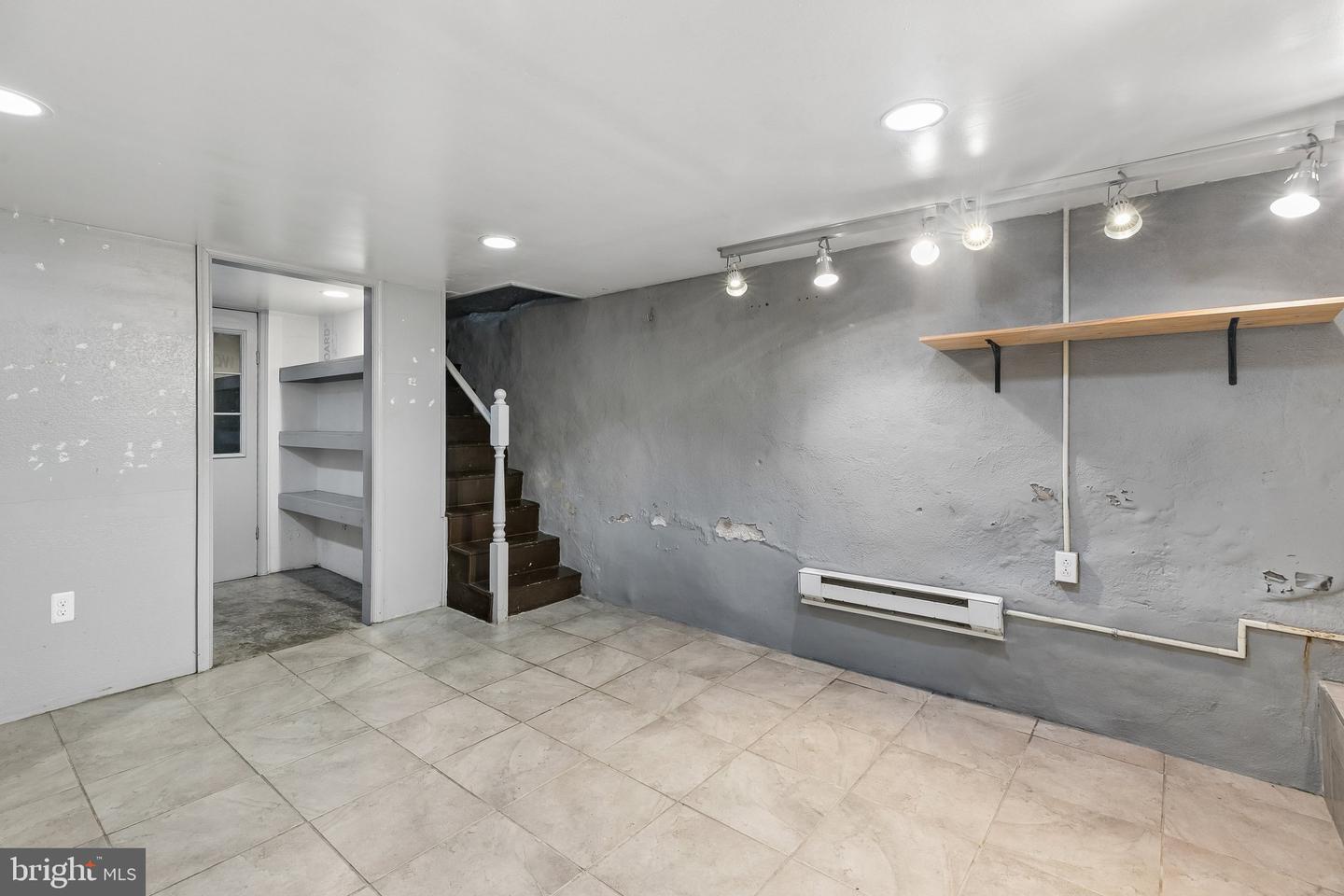 2222 Watkins St Property Photo 16