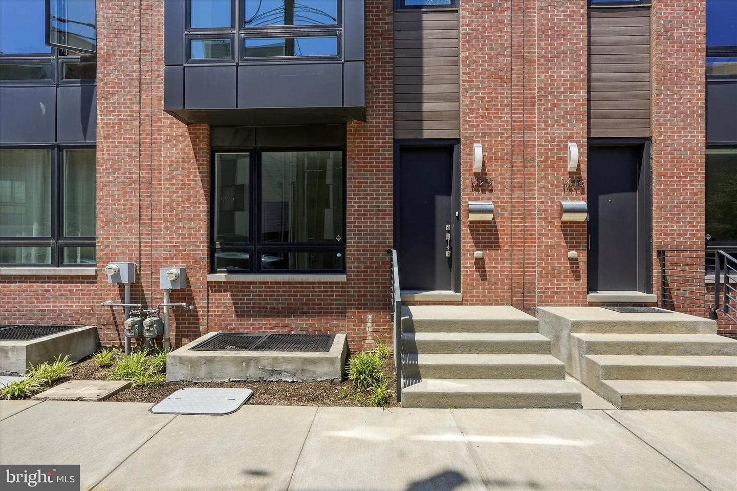 1420 S Howard St Property Photo 1
