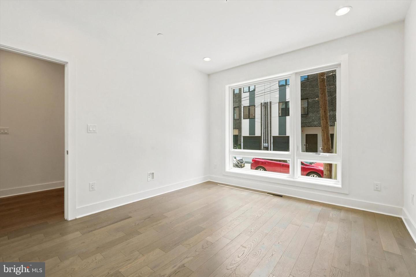 1420 S Howard St Property Photo 20