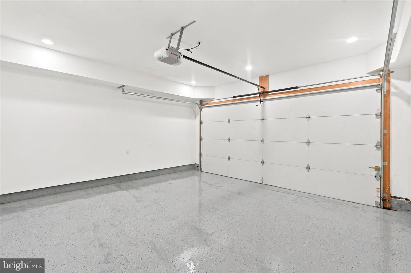 1420 S Howard St Property Photo 23