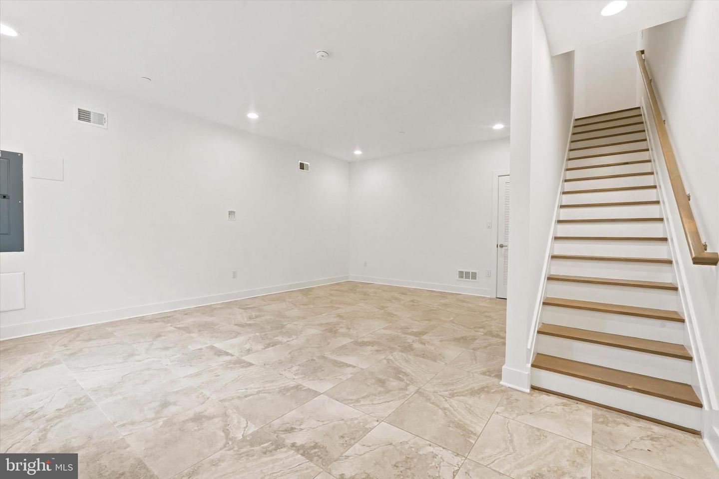1420 S Howard St Property Photo 26
