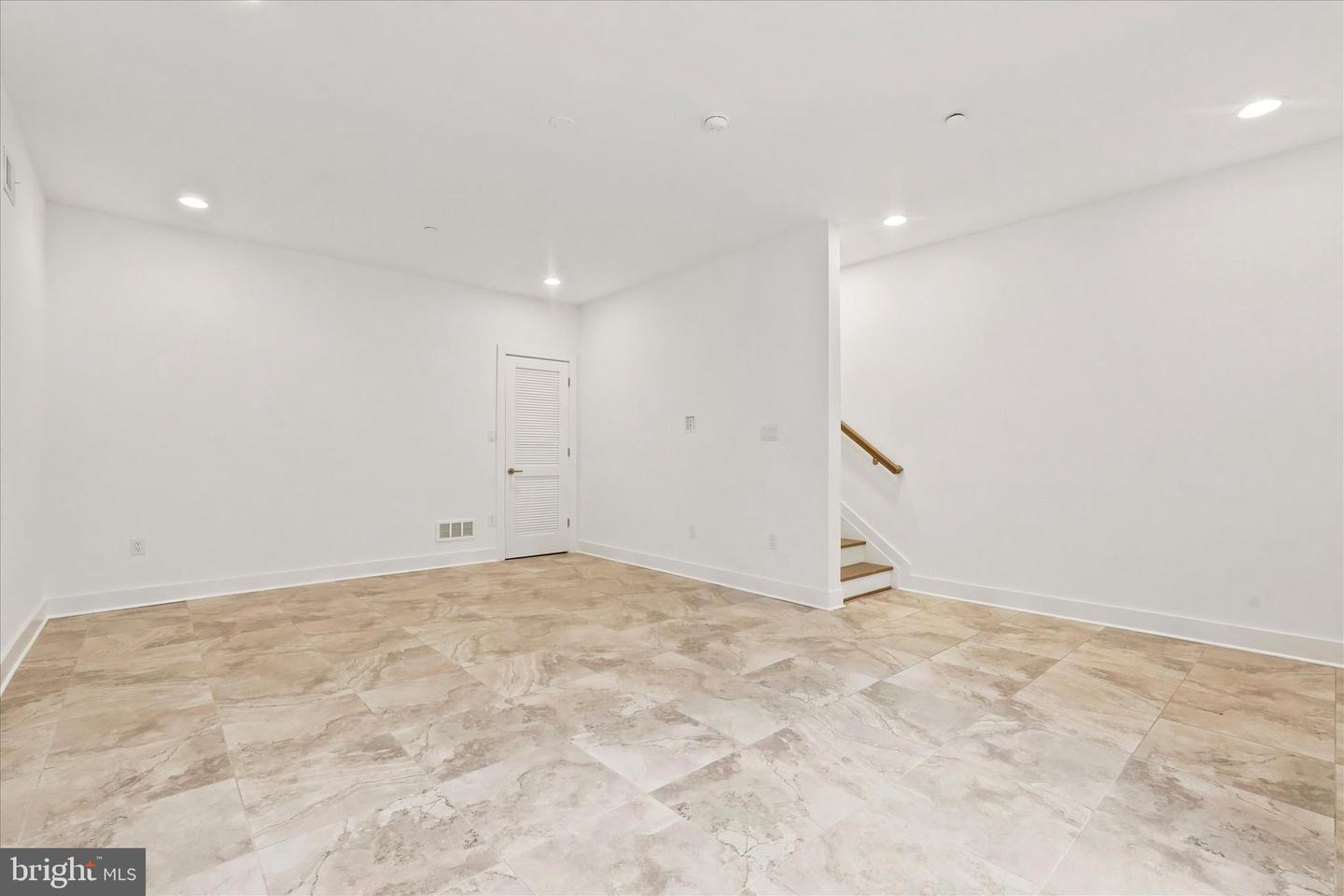 1420 S Howard St Property Photo 27