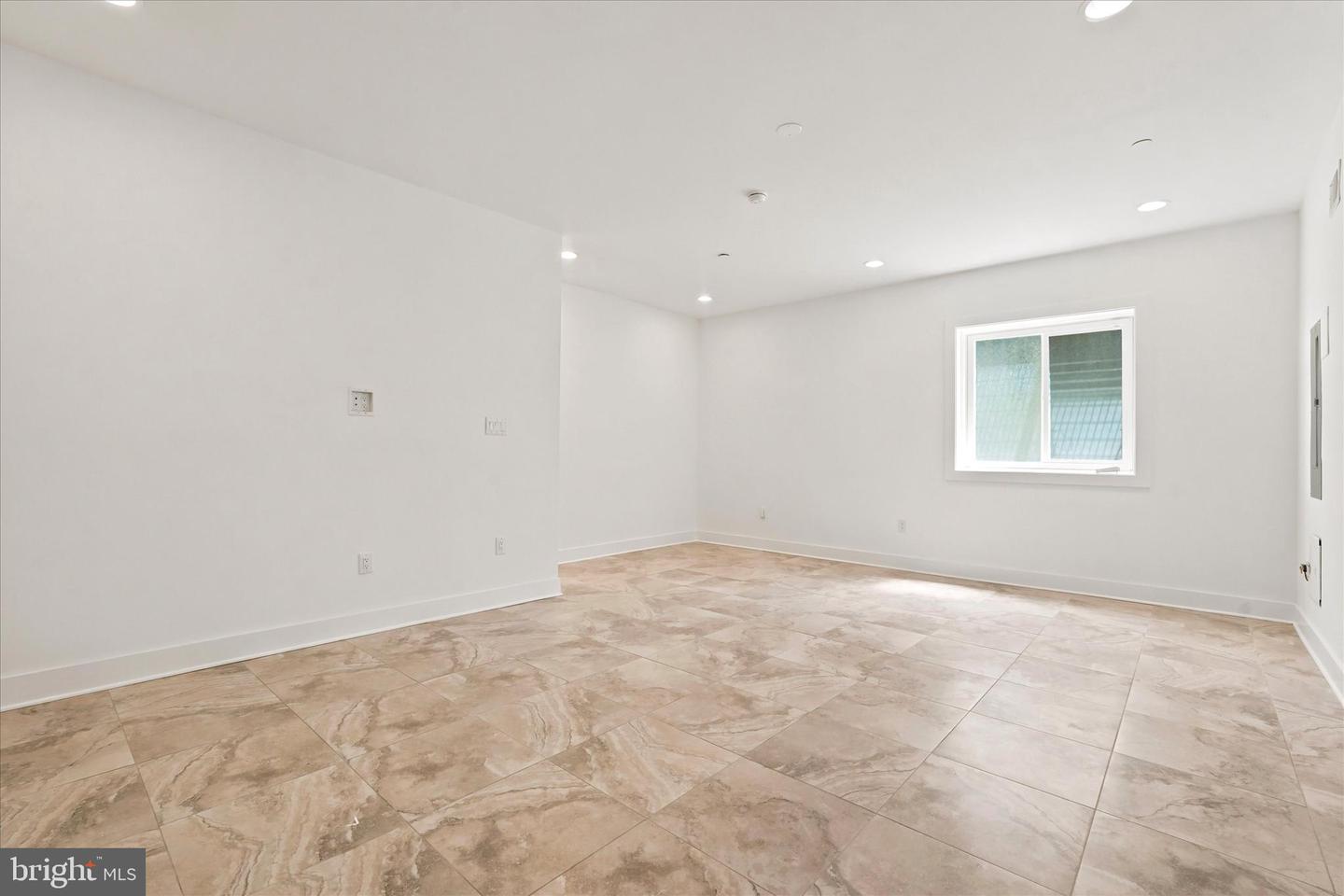1420 S Howard St Property Photo 28