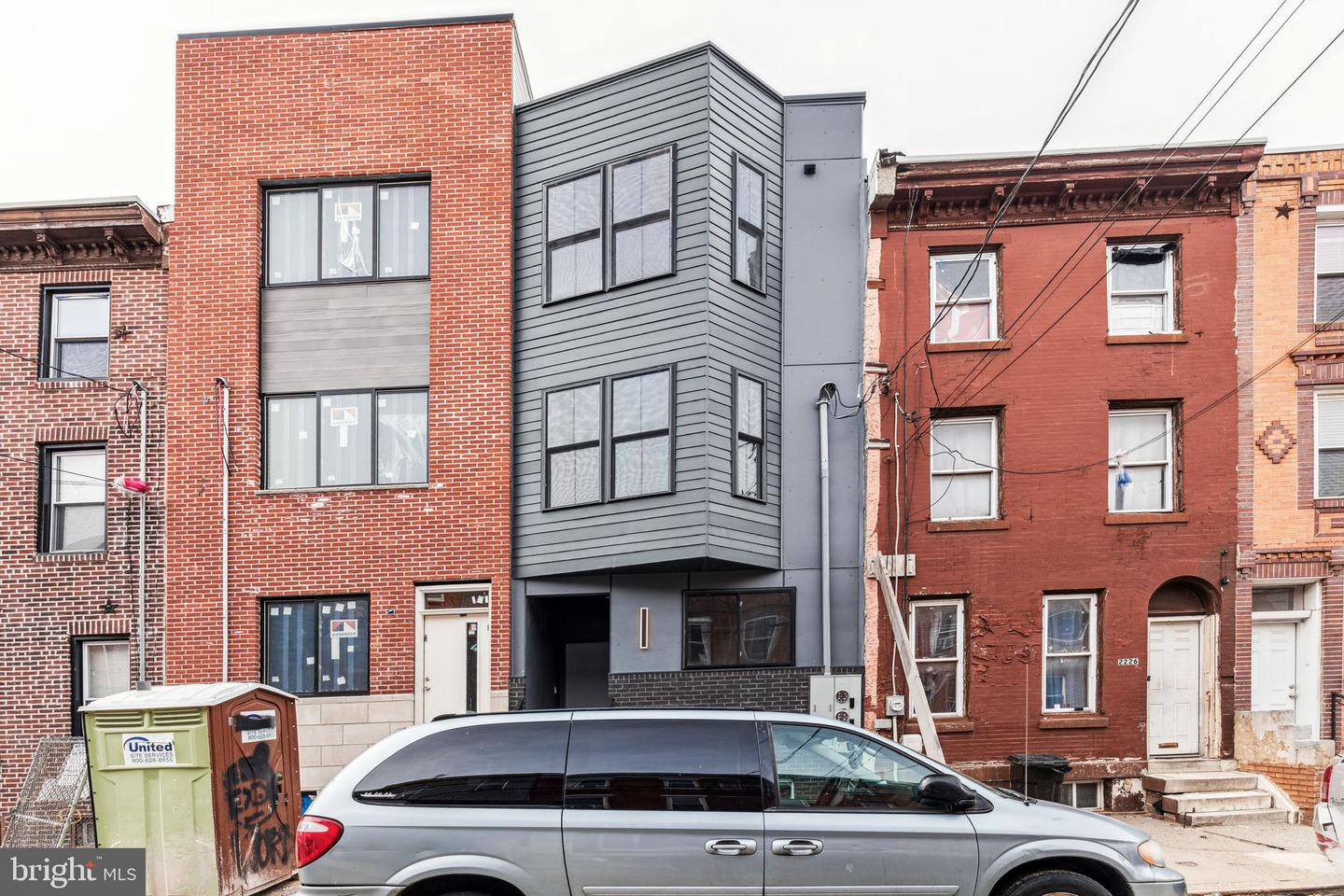 2224 N HOWARD ST Property Photo 1