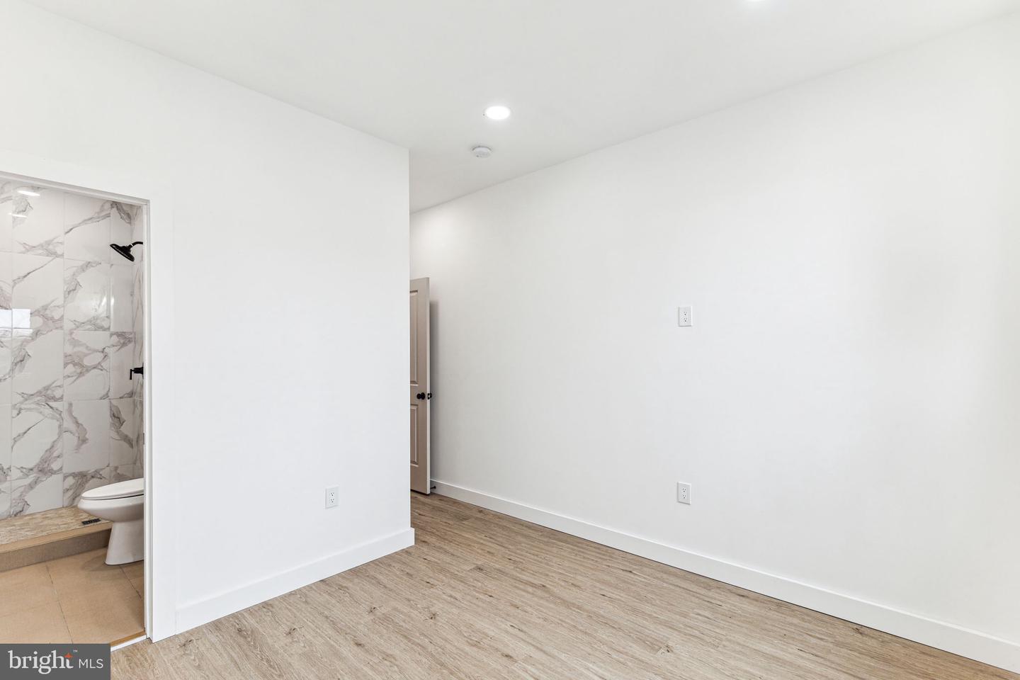 2224 N Howard St Property Photo 10