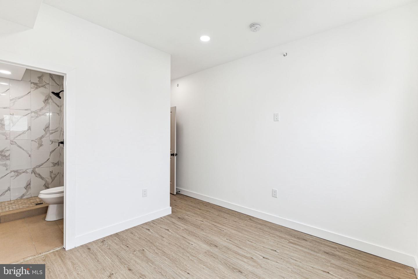 2224 N Howard St Property Photo 13