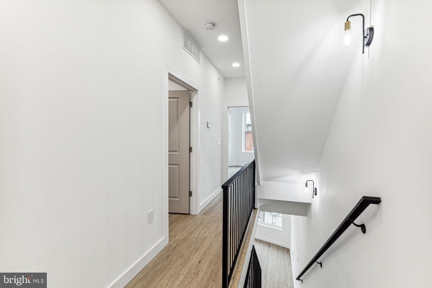 2224 N Howard St Property Photo 15