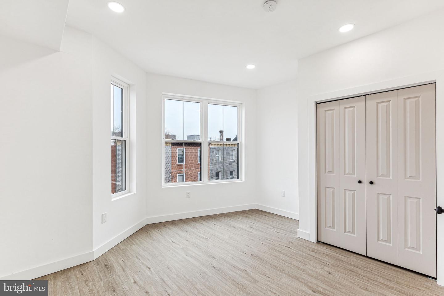 2224 N Howard St Property Photo 18