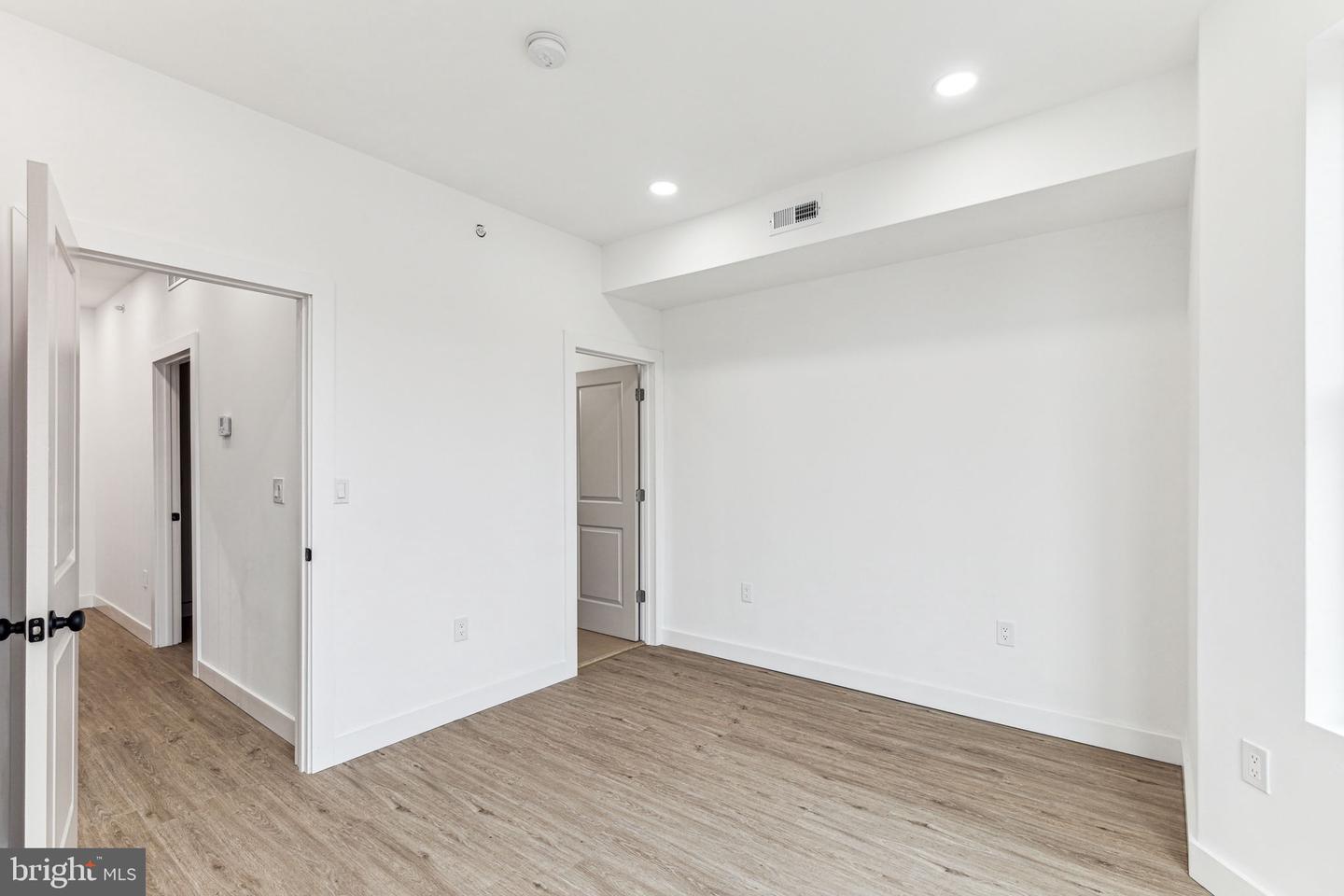 2224 N Howard St Property Photo 19