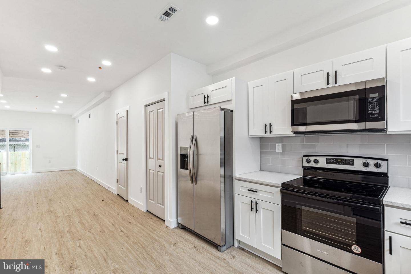 2224 N Howard St Property Photo 29