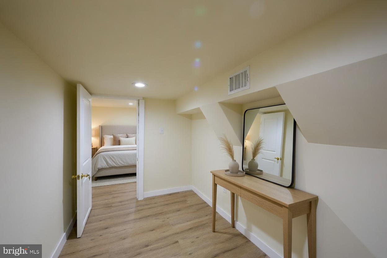 1558 N Randolph St #1st Floor Property Photo 9
