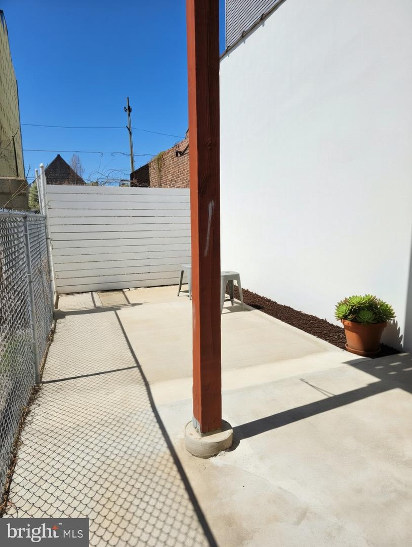 1558 N Randolph St #1st Floor Property Photo 11