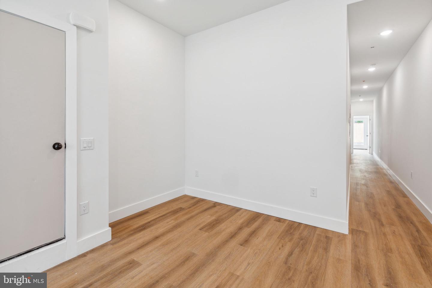 417 W Cumberland St Property Photo 11