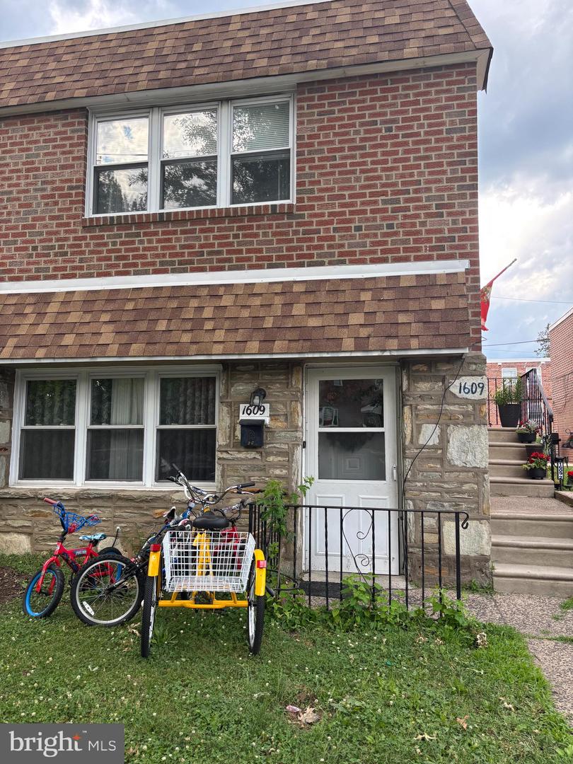 1609 Borbeck Ave Property Photo 1