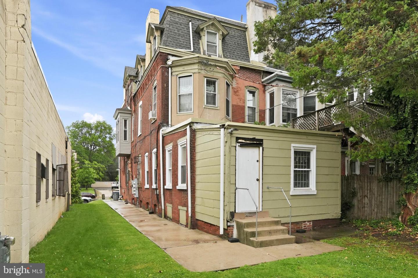 3606-00 Powelton Ave Property Photo 3