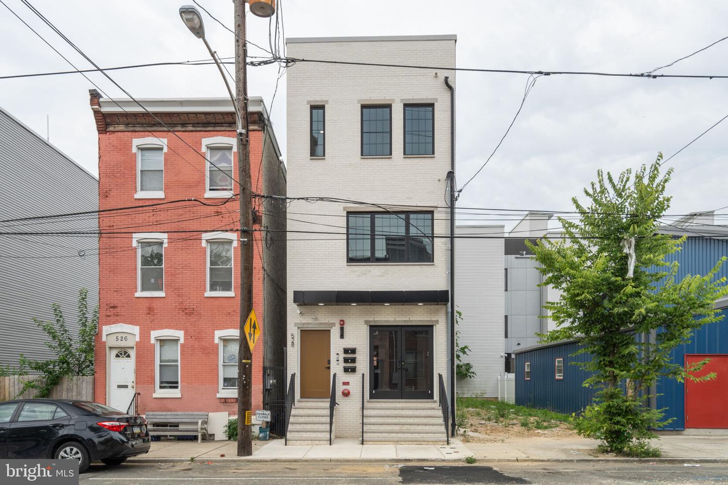 528 W Berks St Property Photo 1