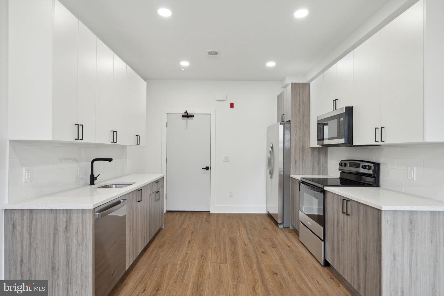 528 W Berks St Property Photo 7