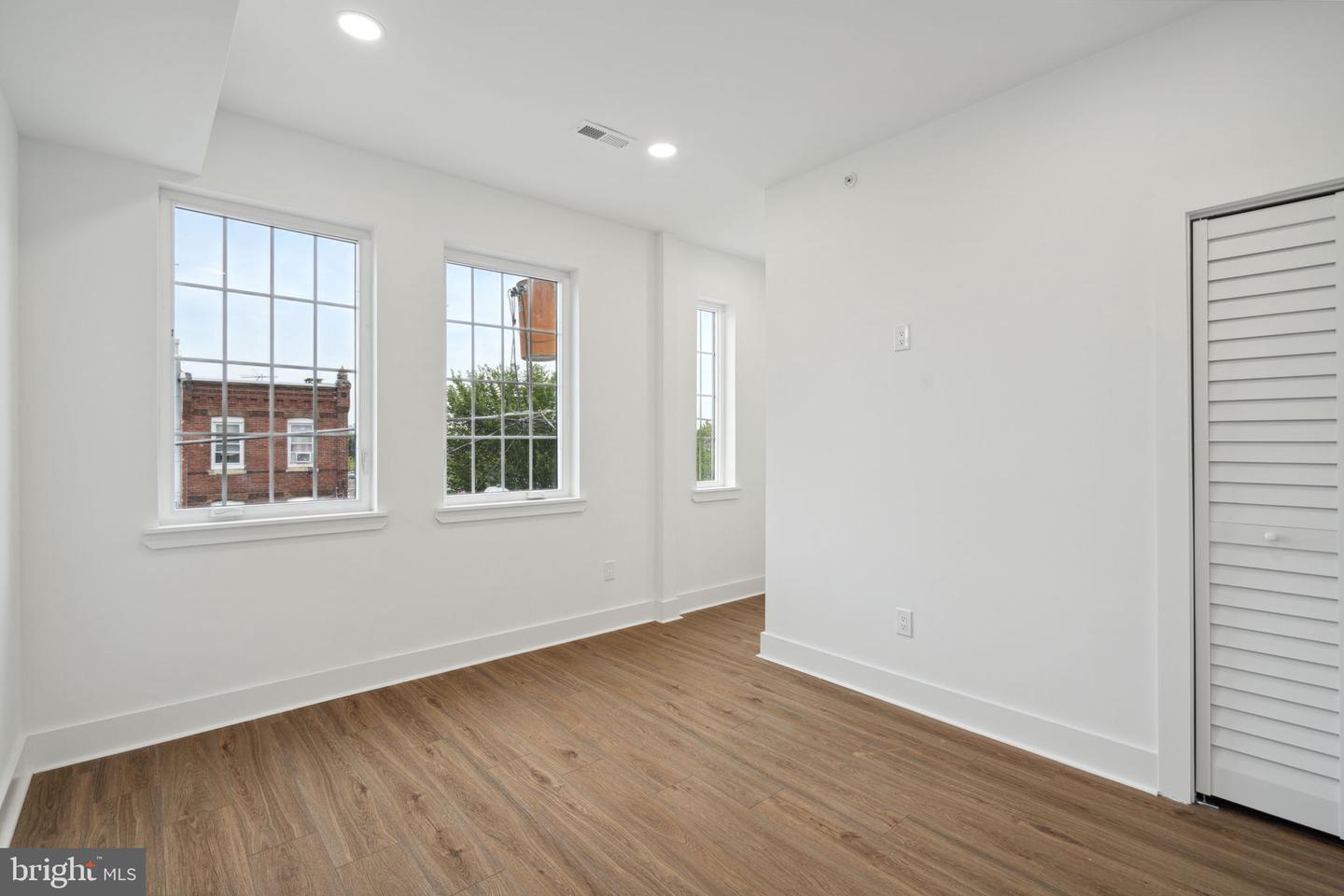 528 W Berks St Property Photo 11