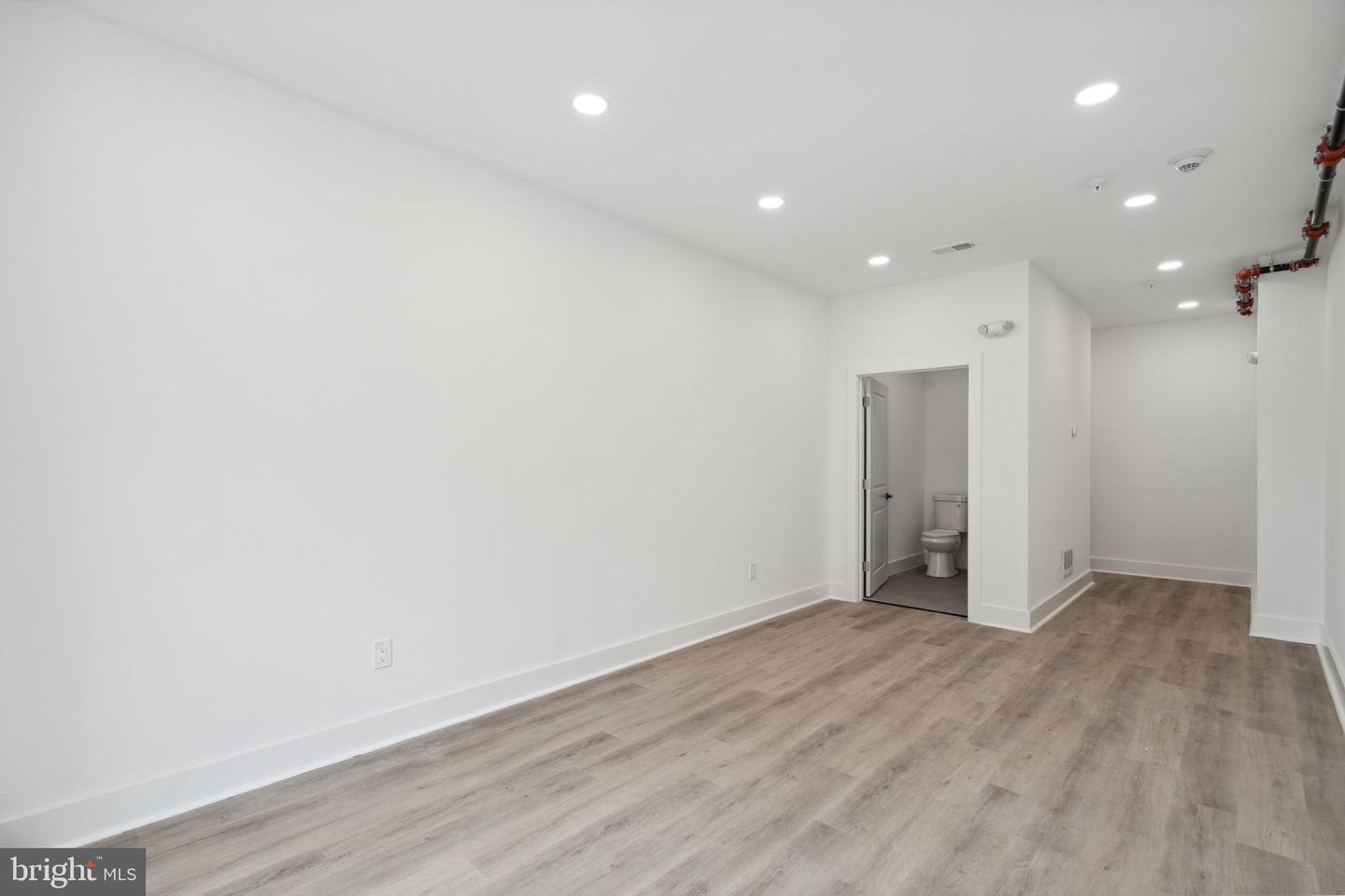 528 W Berks St Property Photo 16